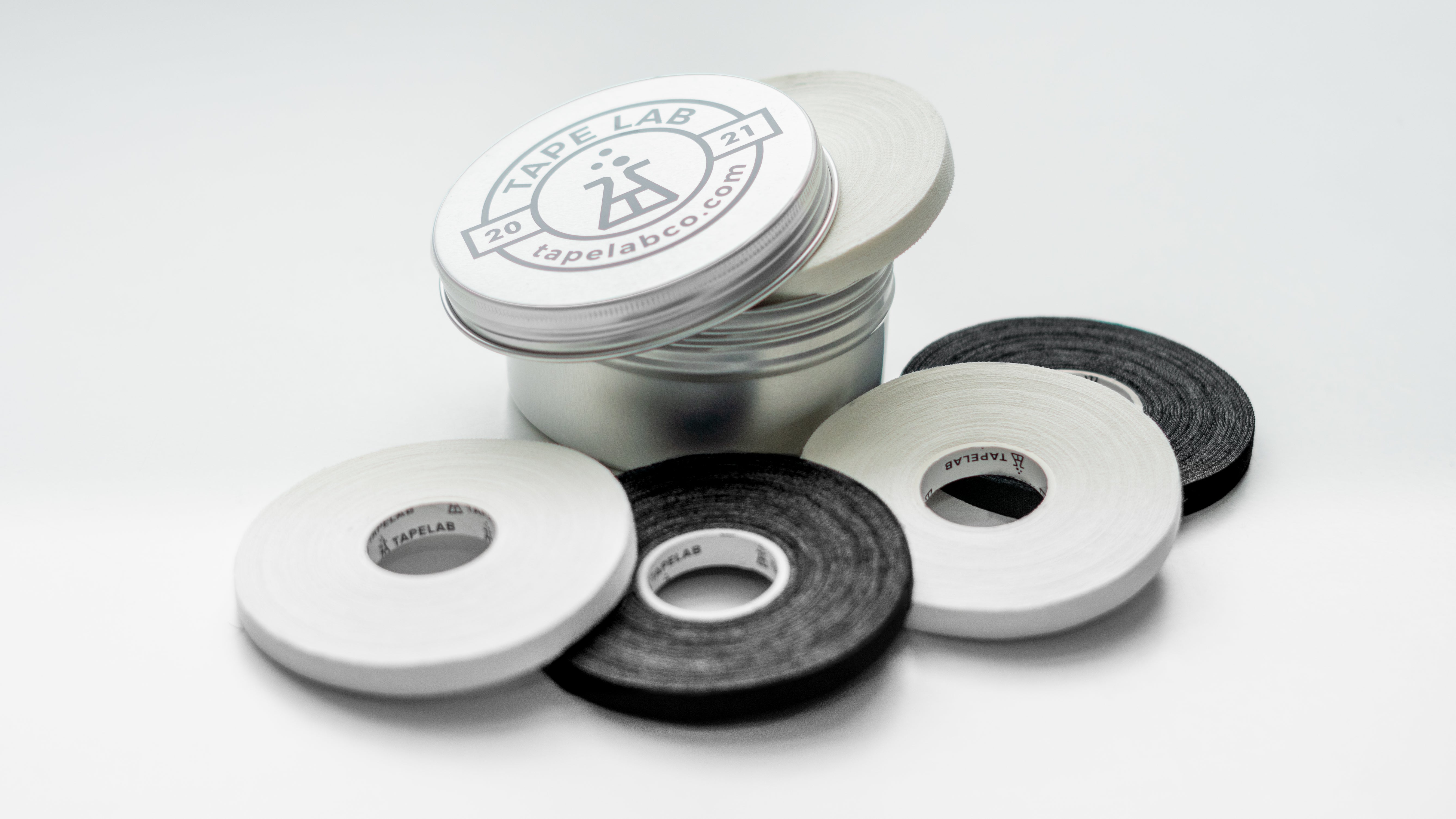 TAPE LAB Лента за пръсти Yin-Yang 2.0 (3x бели + 2x черни + сребриста кутия за съхранение)