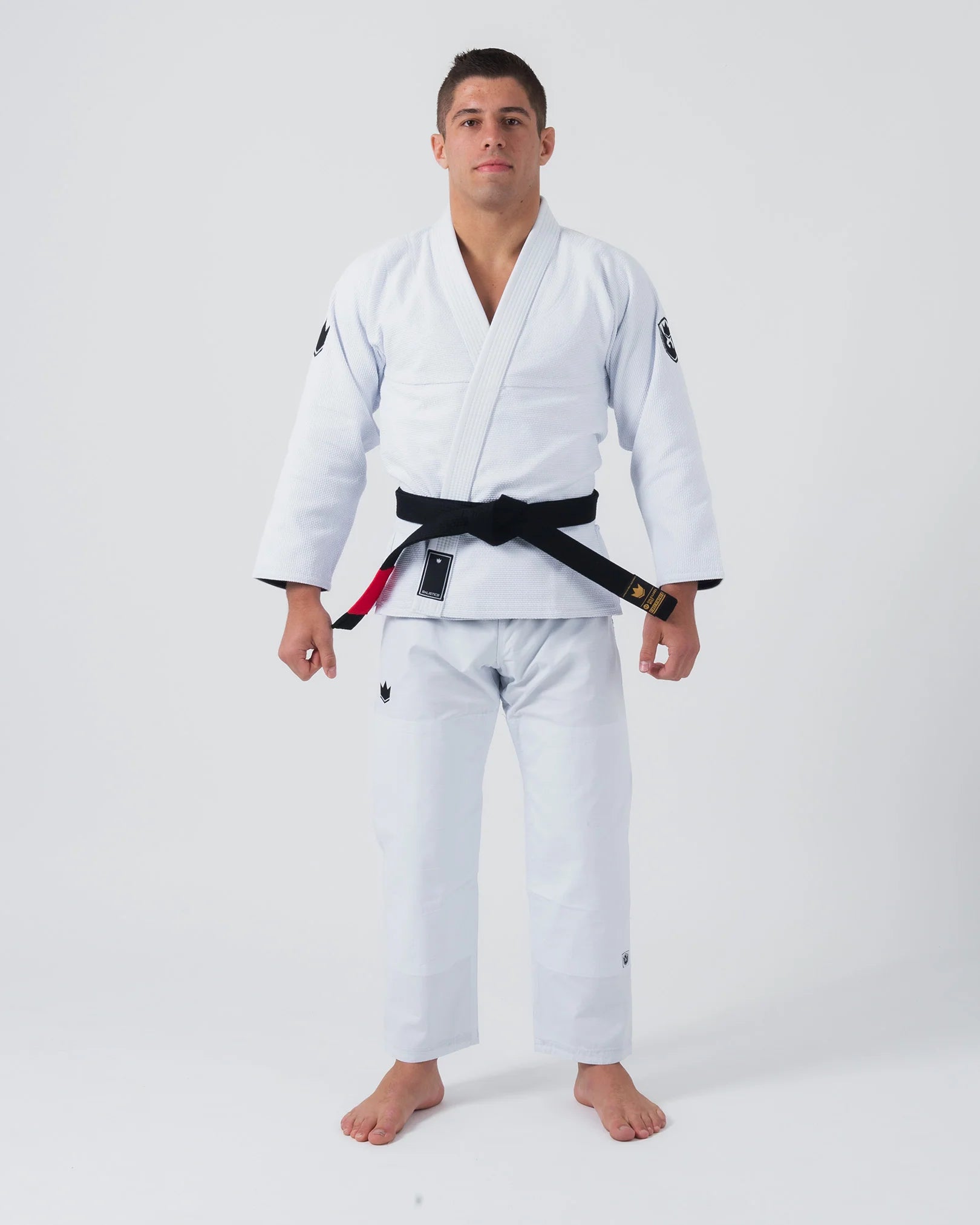 Kimono Brazilian Jiu Jitsu Balistico 4.0 poza facuta pe un model de la indepartare din fata