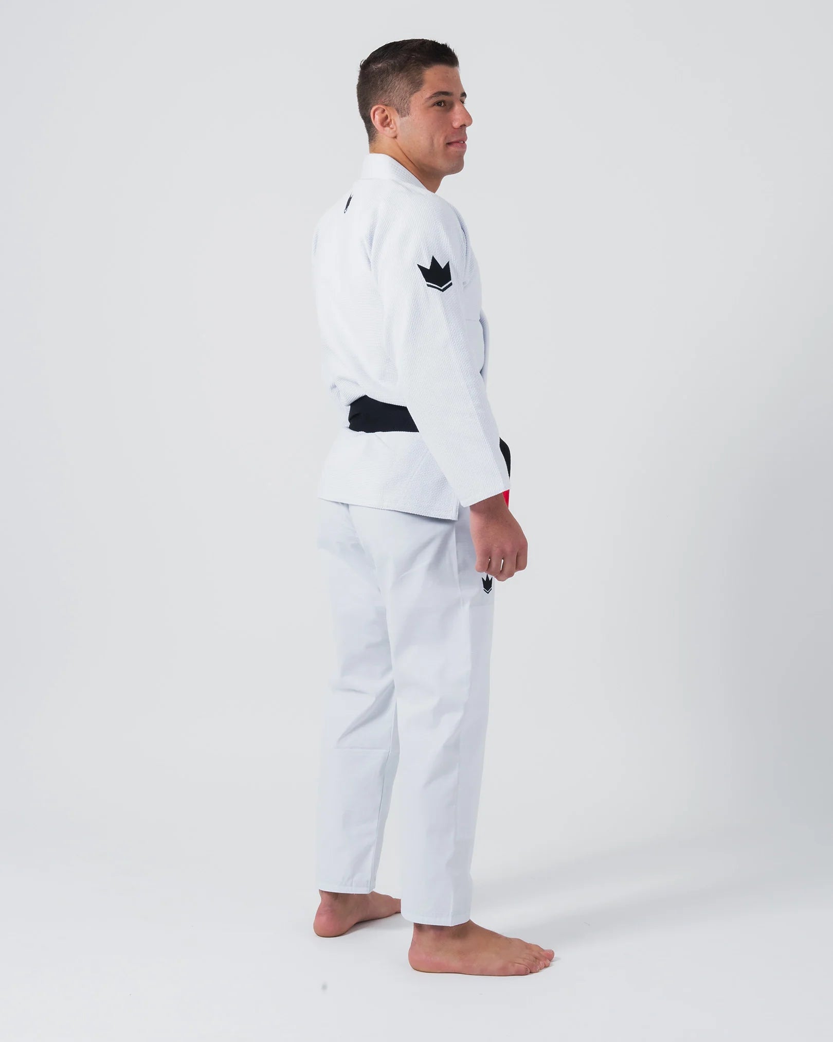 Kimono Brazilian Jiu Jitsu Balistico 4.0 poza facuta pe un model din lateral-dreapta