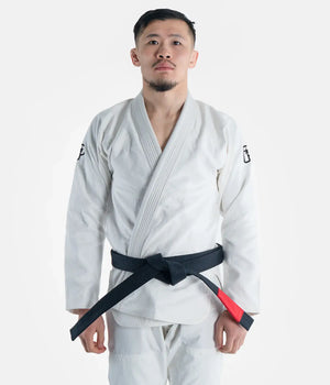 Kimono Brazilian Jiu Jitsu PROGRESS Alb Adulti poza facuta din fata modelului