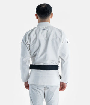 Kimono Brazilian Jiu Jitsu PROGRESS Alb Adulti poza facuta din spatele modelului